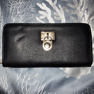 Black michael kors wallet